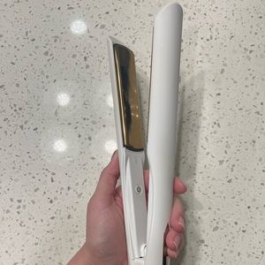 Kristin Ess Straightner